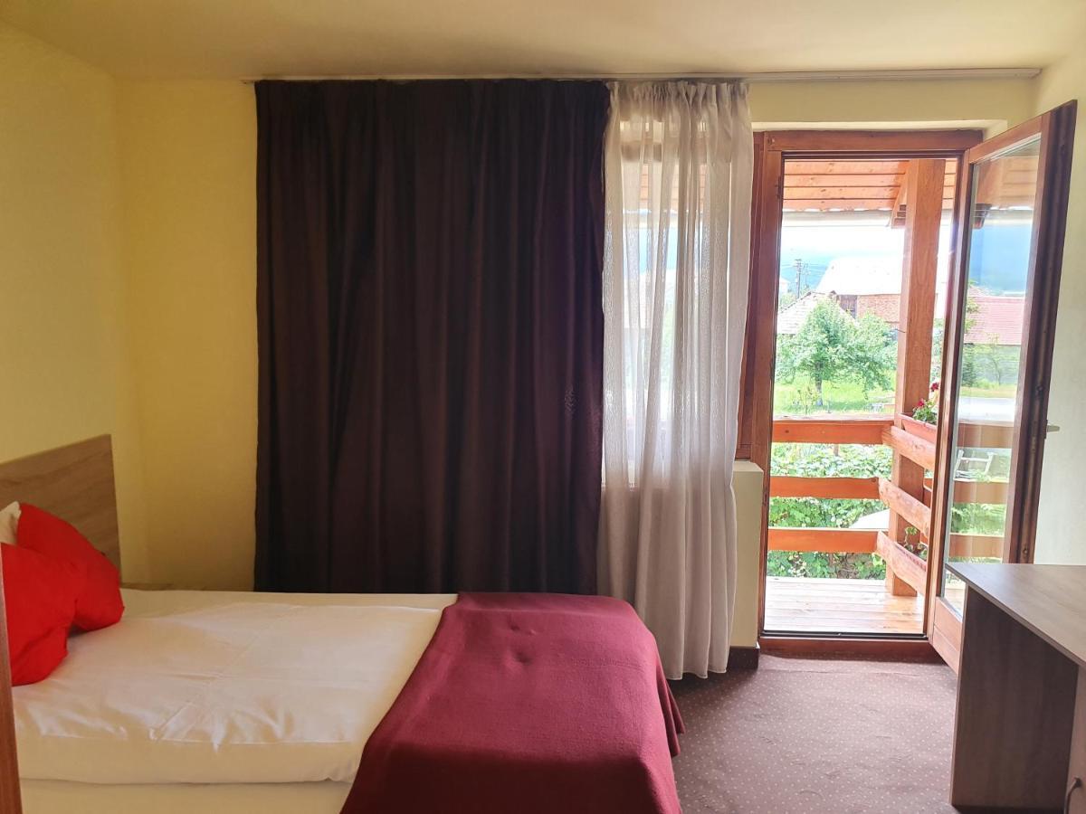 Cameră dublă cu balcon