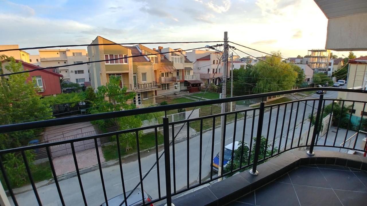 Cameră King cu balcon
