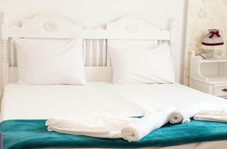 Cameră dublă cu baie privată