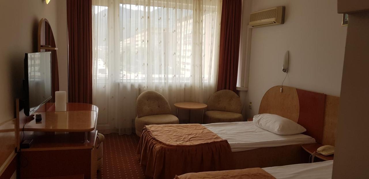 Cameră twin cu balcon