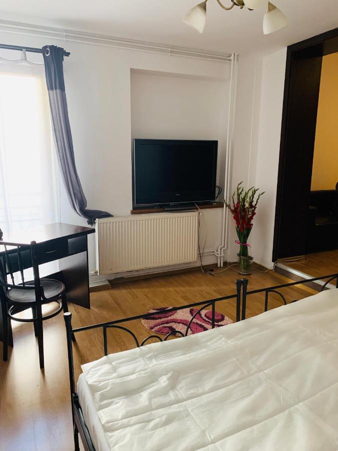 Cameră dublă Deluxe (2 adulți și 1 copil)