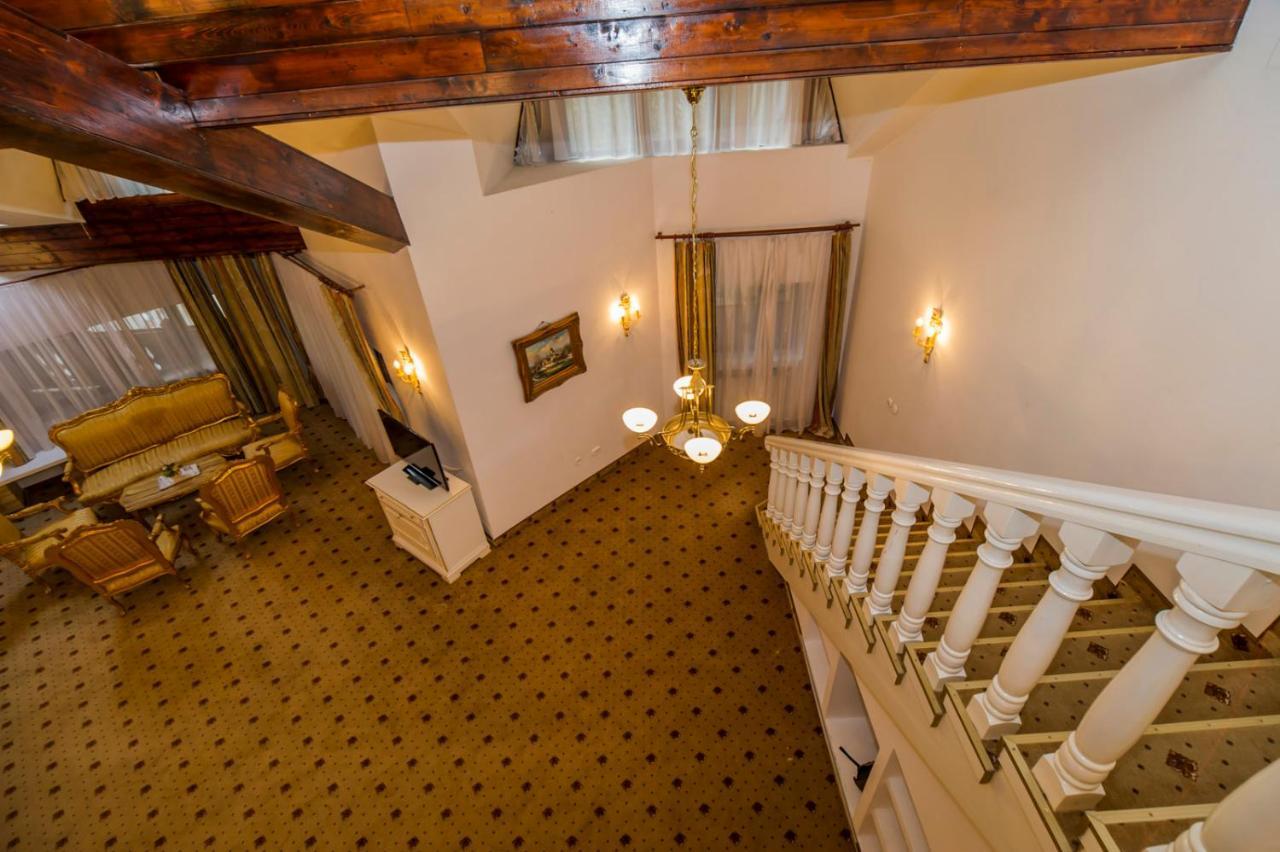 Suită Premier cu balcon și acces la spa