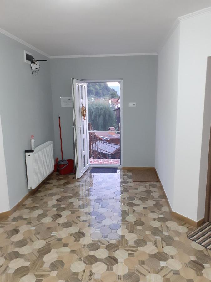 Cameră triplă