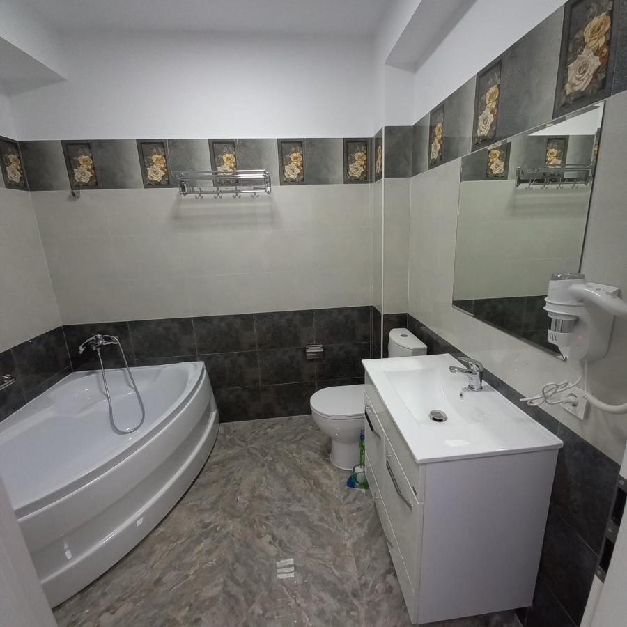Cameră triplă