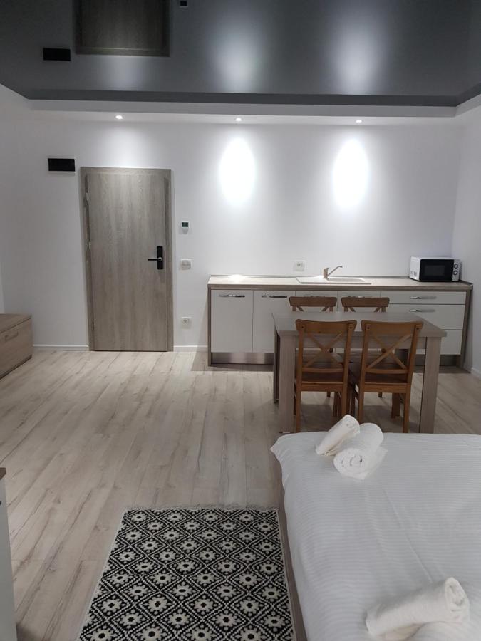 Two-Bedroom Apartment,1071016660:JPEG