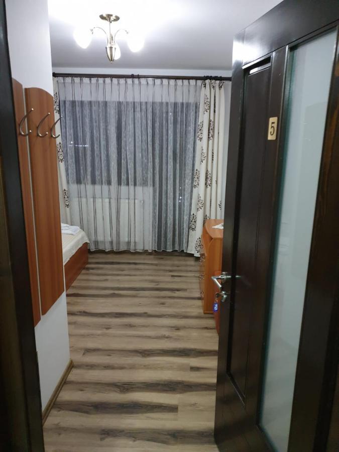 Cameră dublă cu baie privată