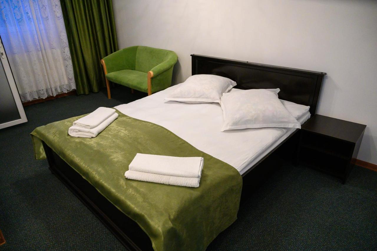 Cameră triplă cu baie privată