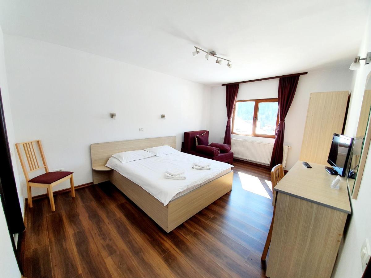 Deluxe Double Room,1085369206:JPEG