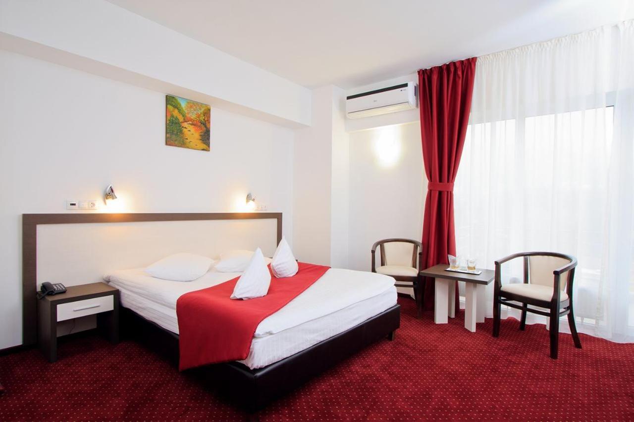 Cameră dublă Deluxe cu balcon