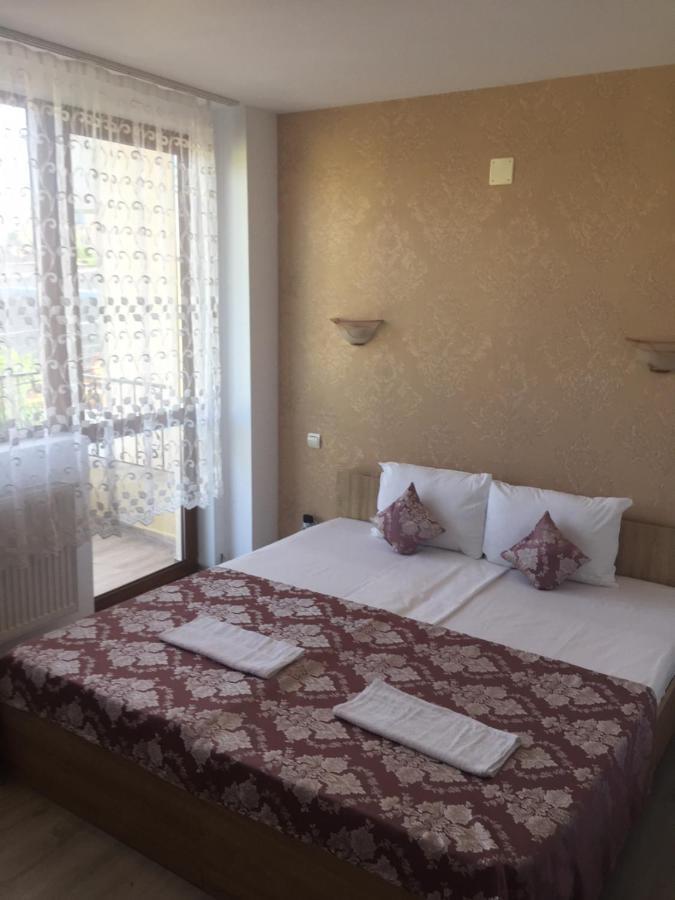 Deluxe Doppelzimmer (2 Erwachsene & 1 Kind)