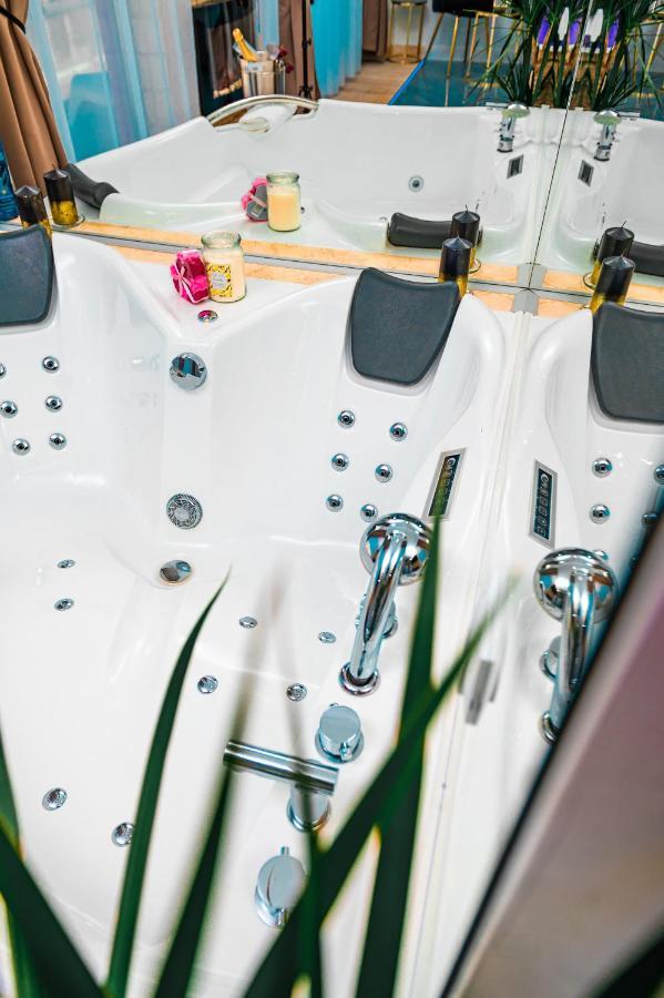 Suită Deluxe cu o cadă spa