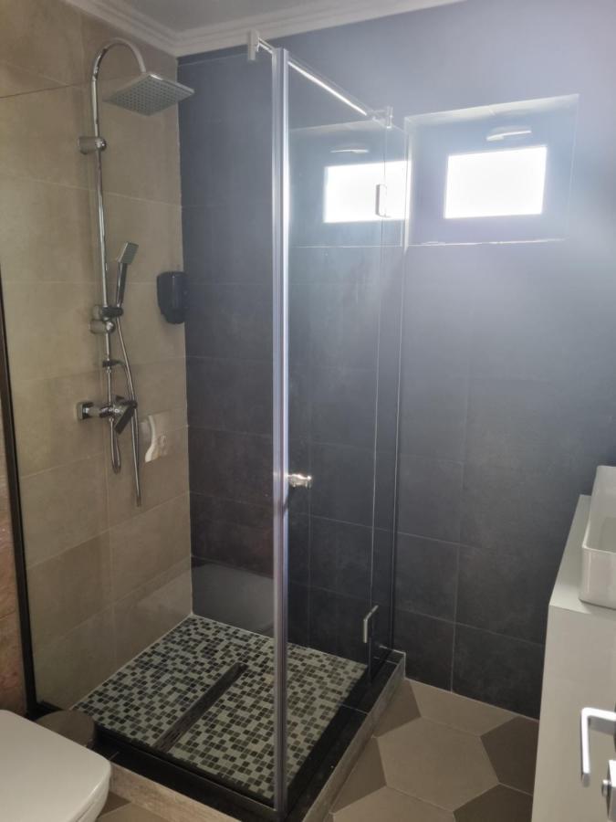 Cameră dublă cu baie privată