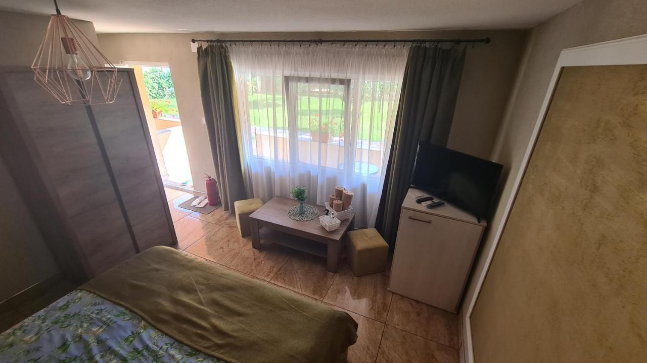 Cameră dublă Deluxe (2 adulți și 1 copil)