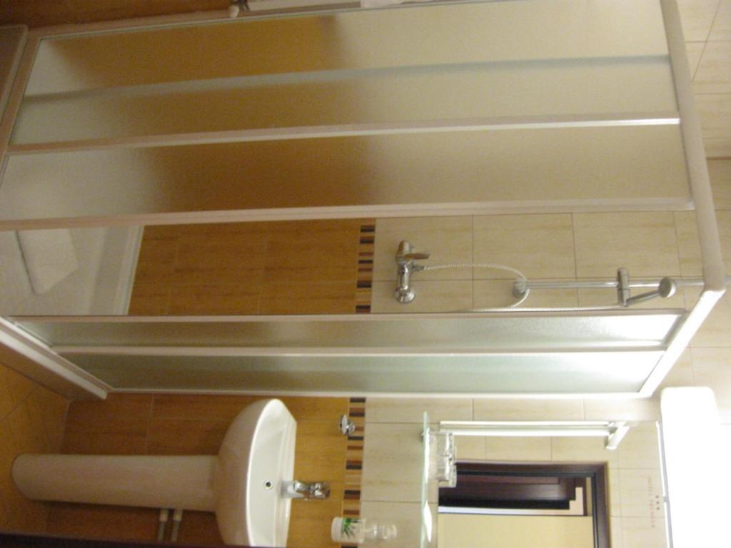Kamer Toegewezen bij het Inchecken