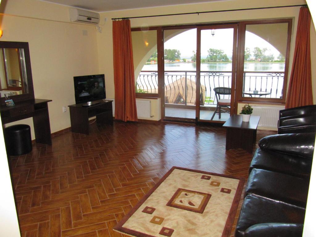 Duplex Apartment (3 Adults) – Building A