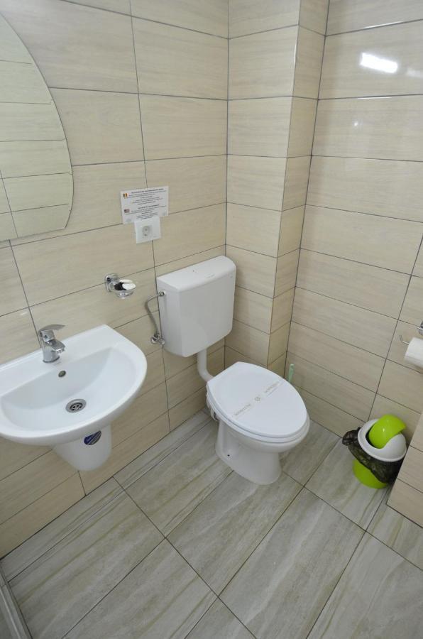 Cameră triplă basic