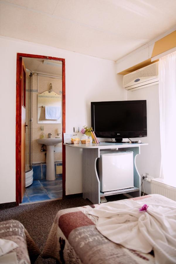 Doppel- oder Zweibettzimmer
