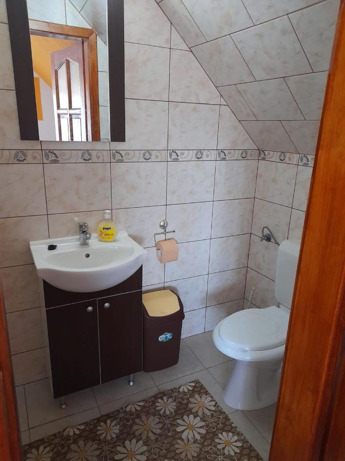 Cameră triplă cu balcon