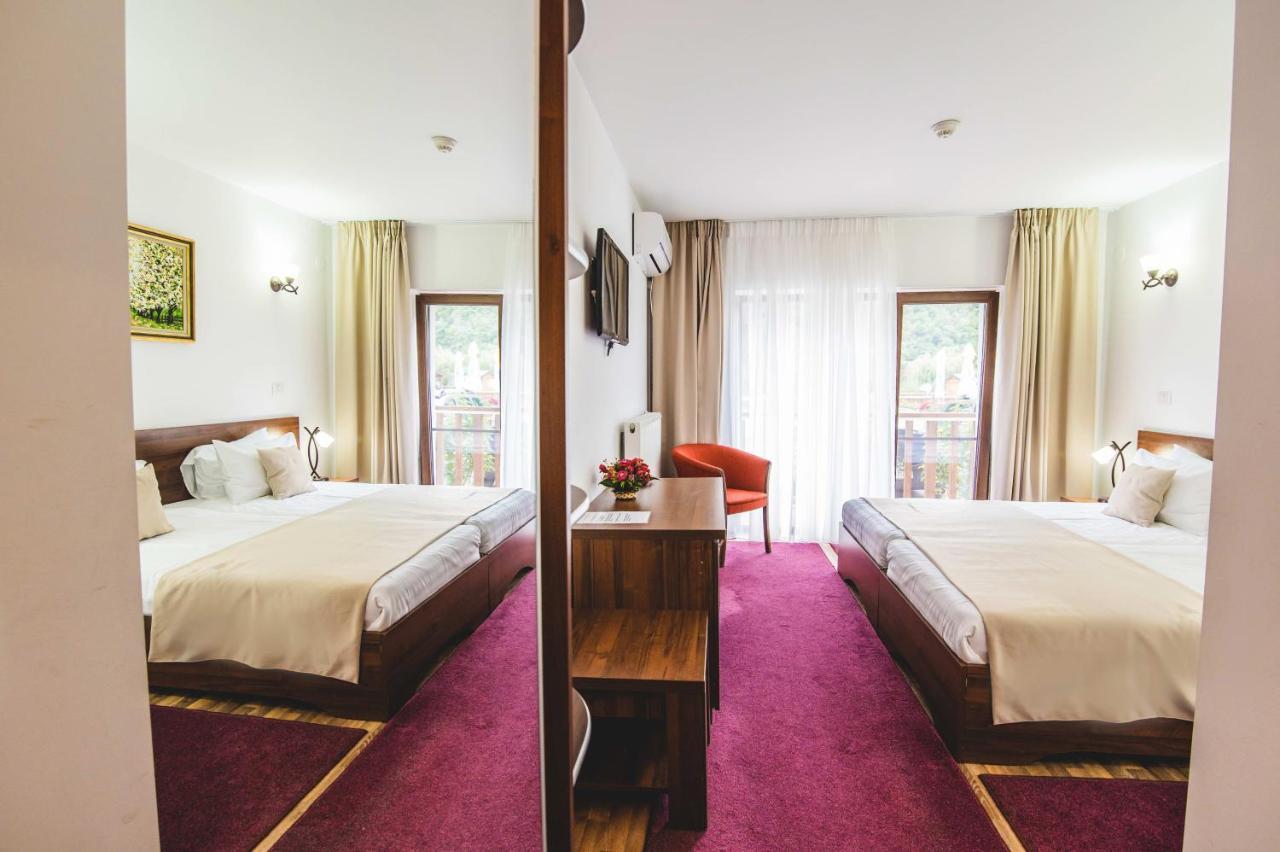 Cameră dublă sau twin superioară cu balcon - clădirea A