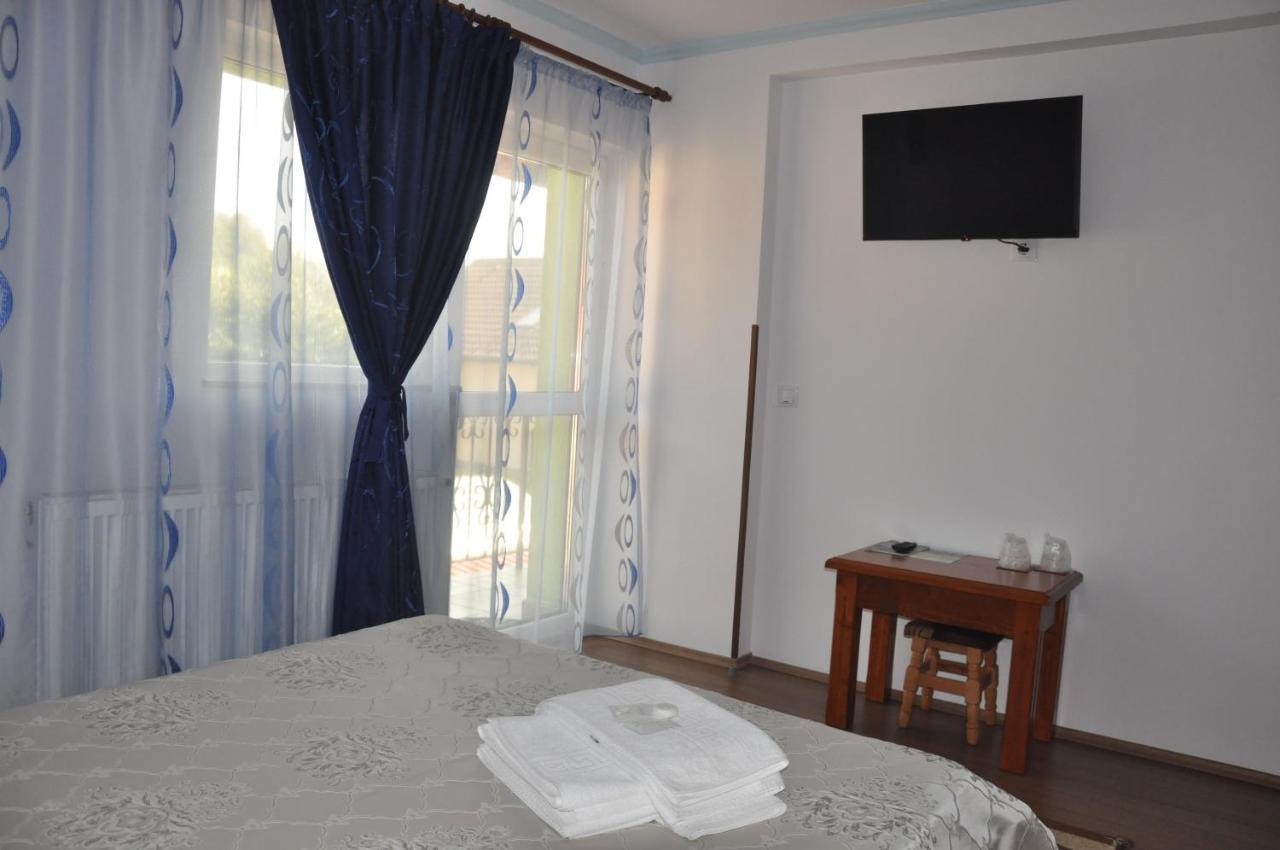 Cameră dublă cu baie privată
