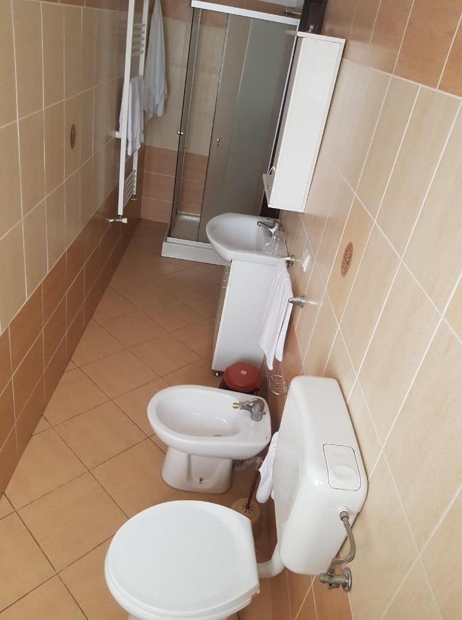 Cameră triplă