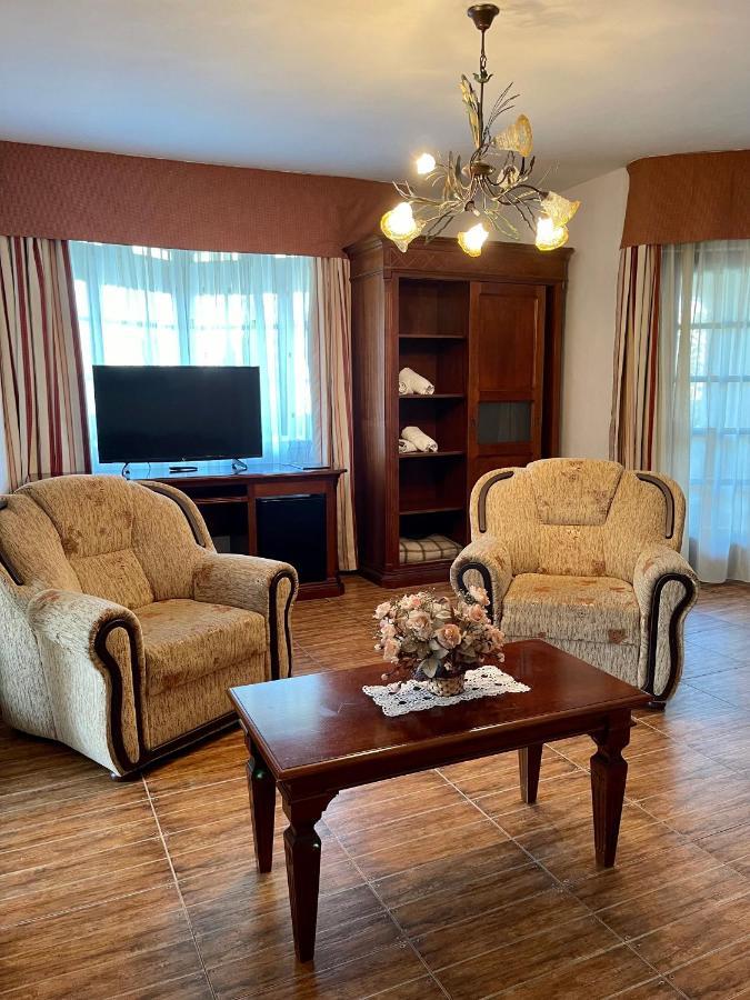 One-Bedroom Apartment,1200086137:JPEG