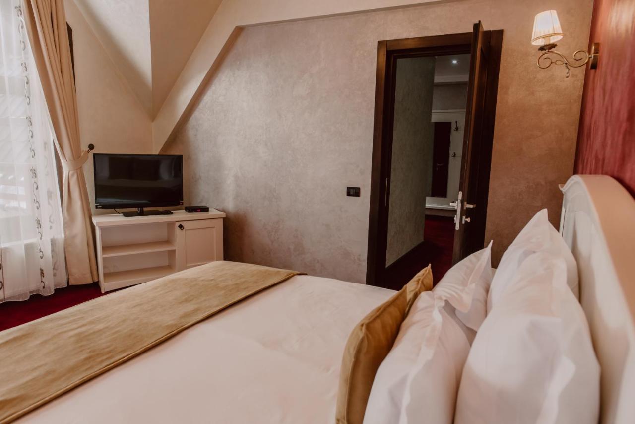 Apartament cu un dormitor, cu o canapea extensibilă.