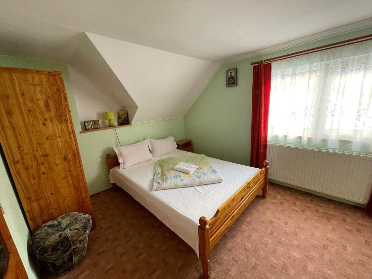Cameră dublă cu baie privată