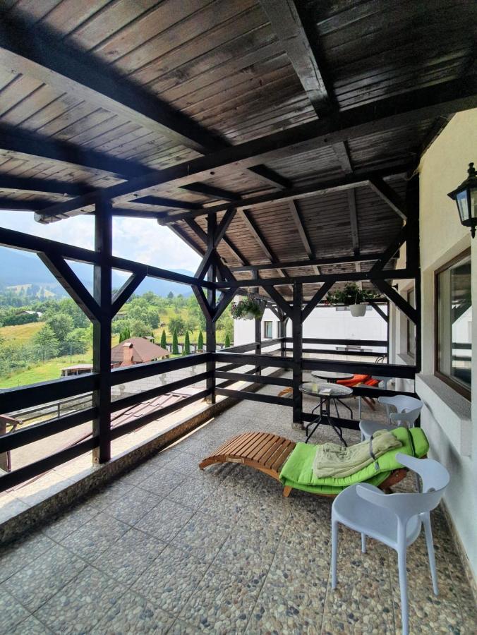 Cameră King cu balcon