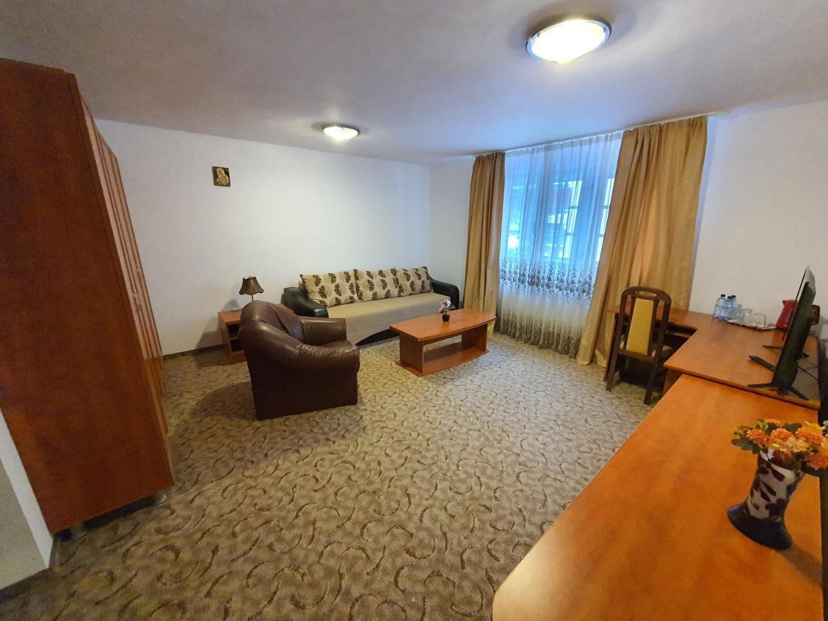 Apartament cu terasă