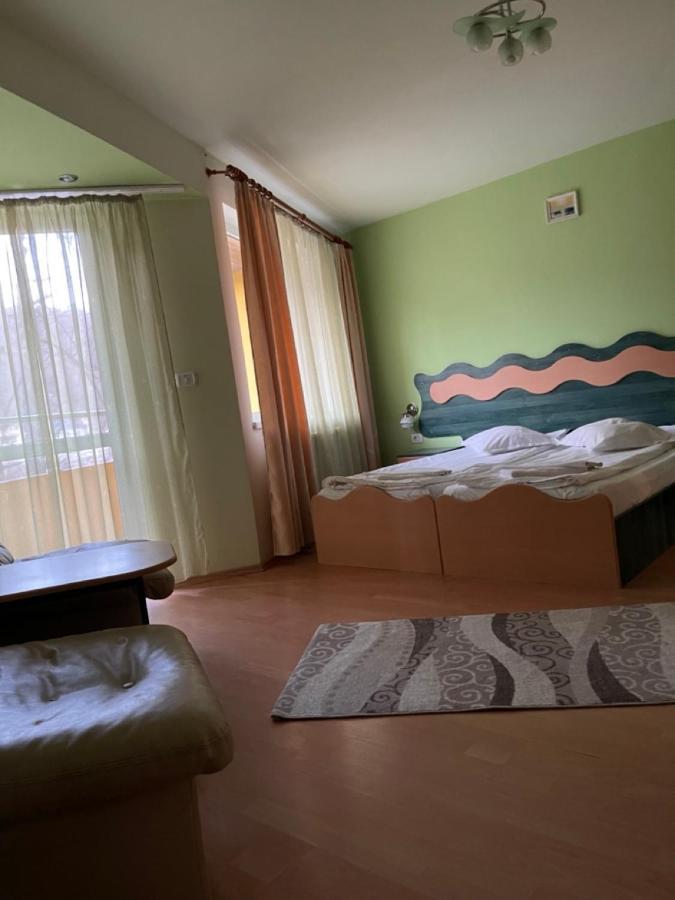Cameră dublă cu baie privată