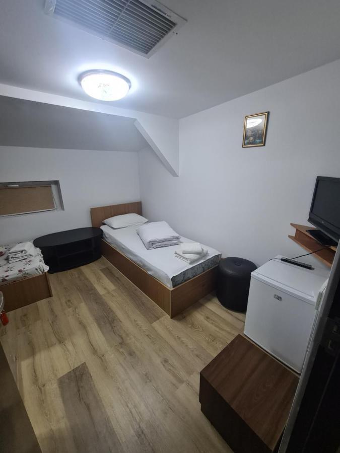 Cameră triplă