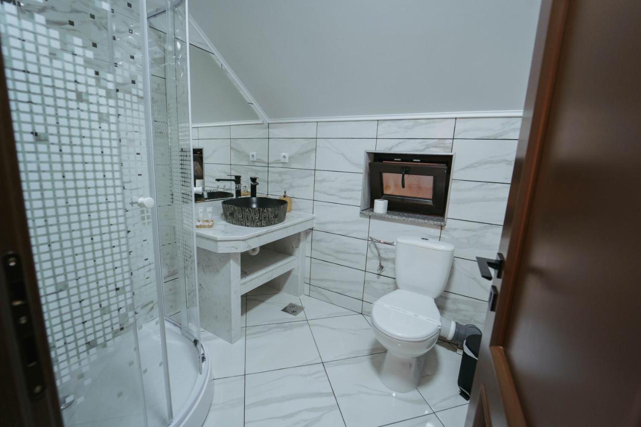 Cameră dublă cu baie privată