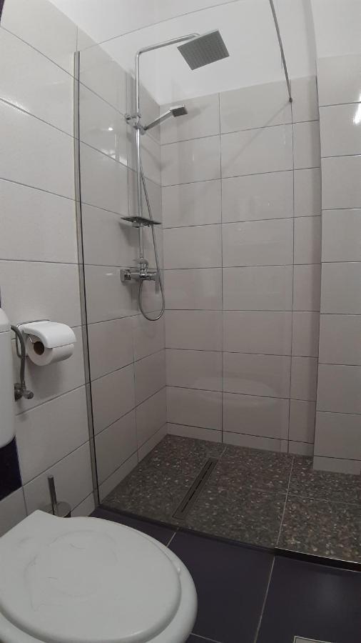 Cameră dublă mică