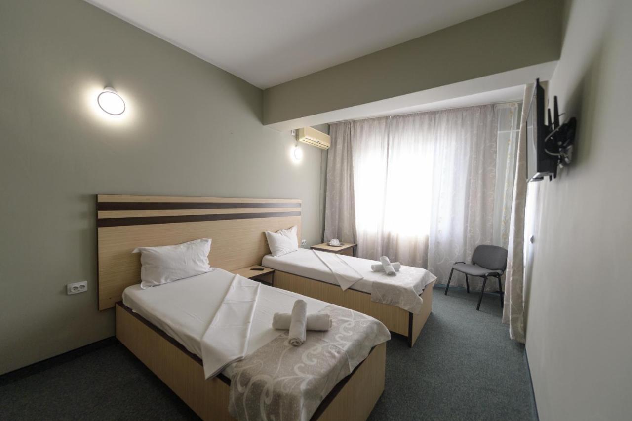 Doppel- oder Zweibettzimmer