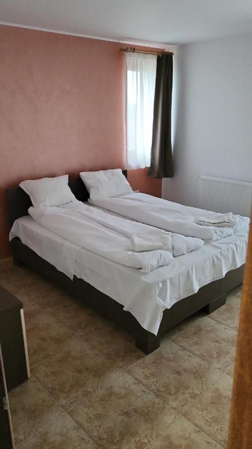 Cameră dublă sau twin standard