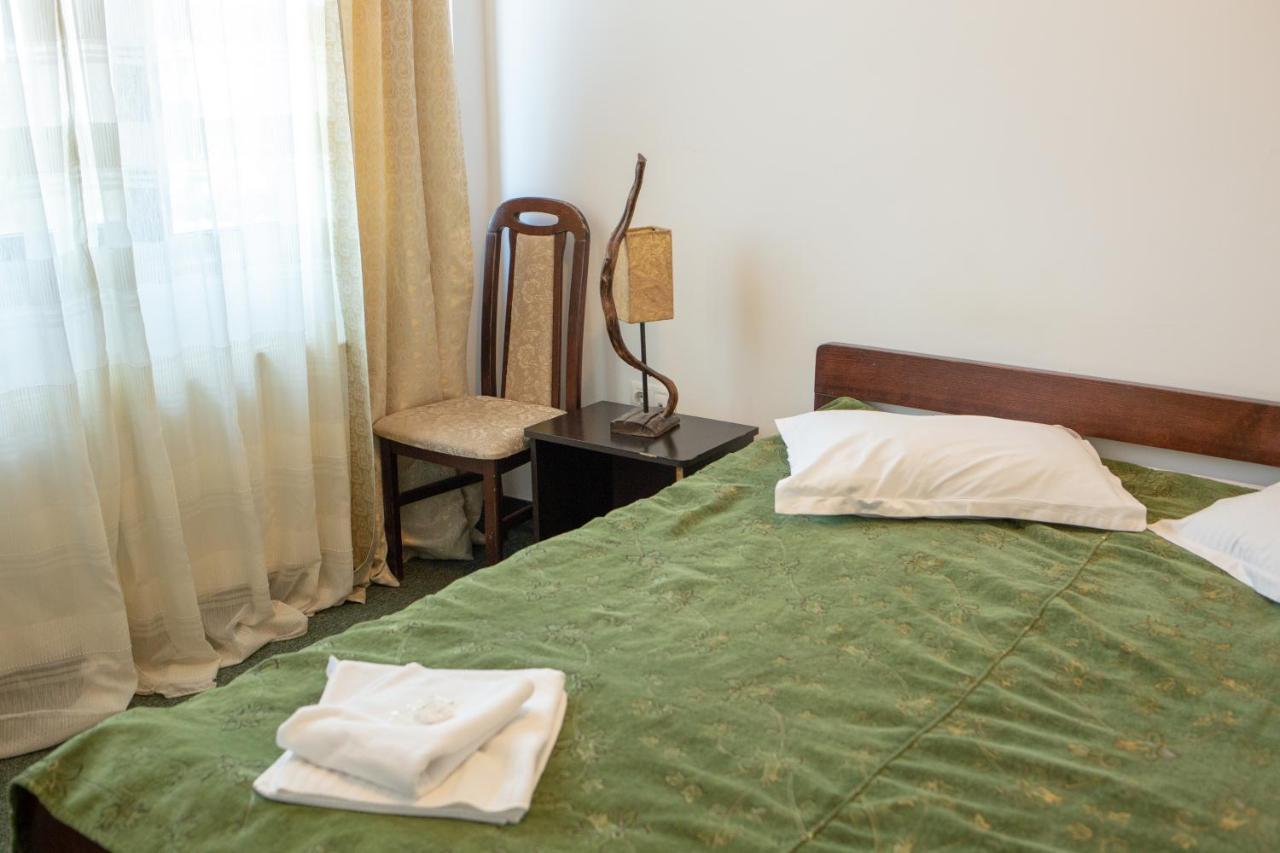 Double Room,1260677401:JPEG