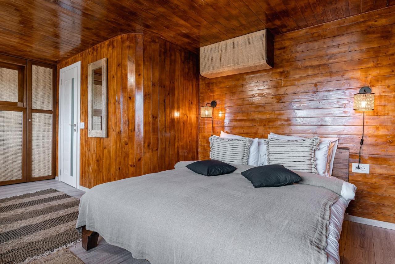 Bungalou Argos cu cadă cu hidromasaj privată