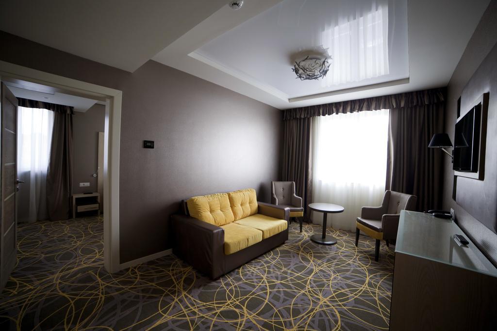 One-Bedroom Suite