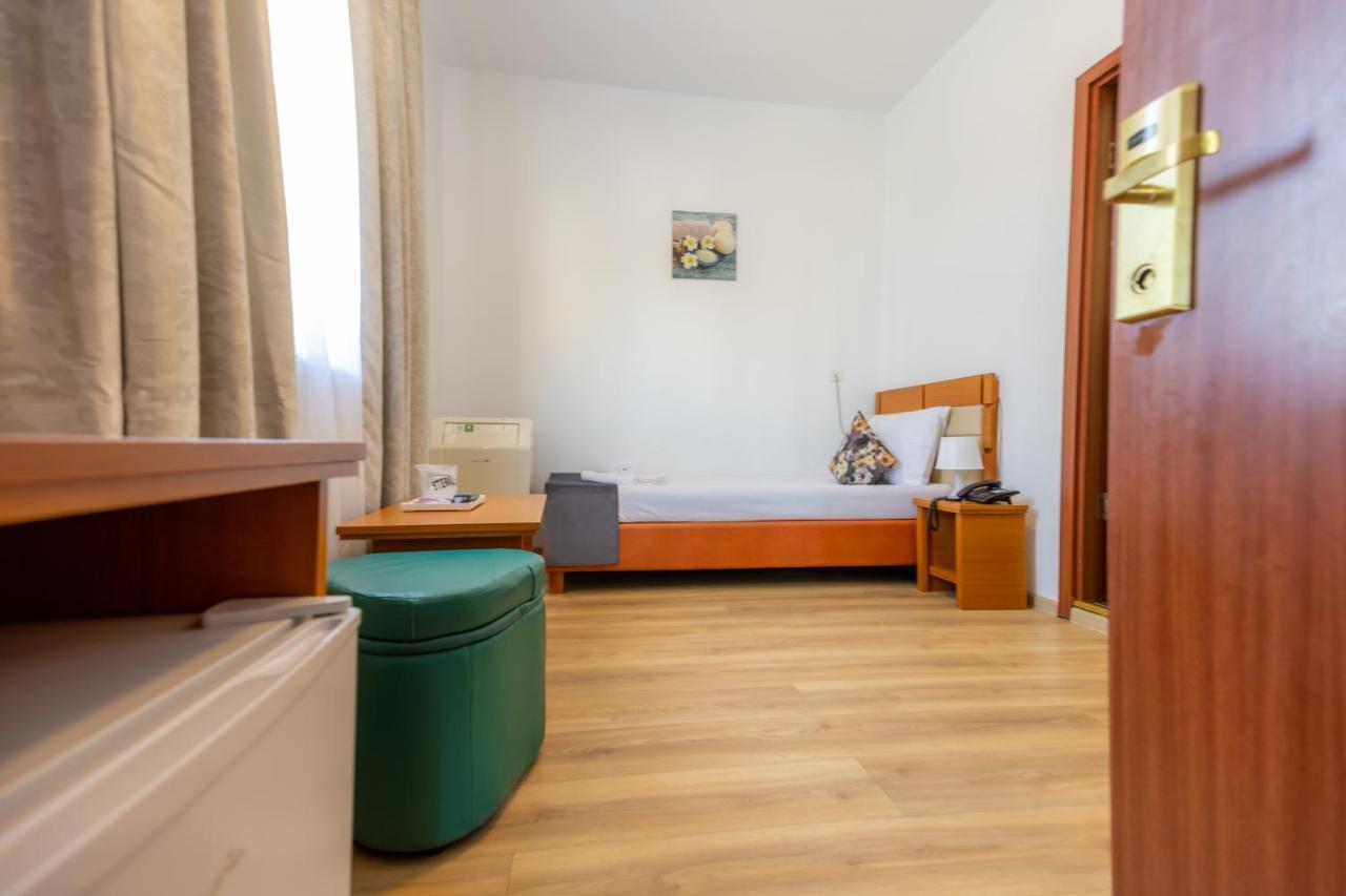 Classic Single Room