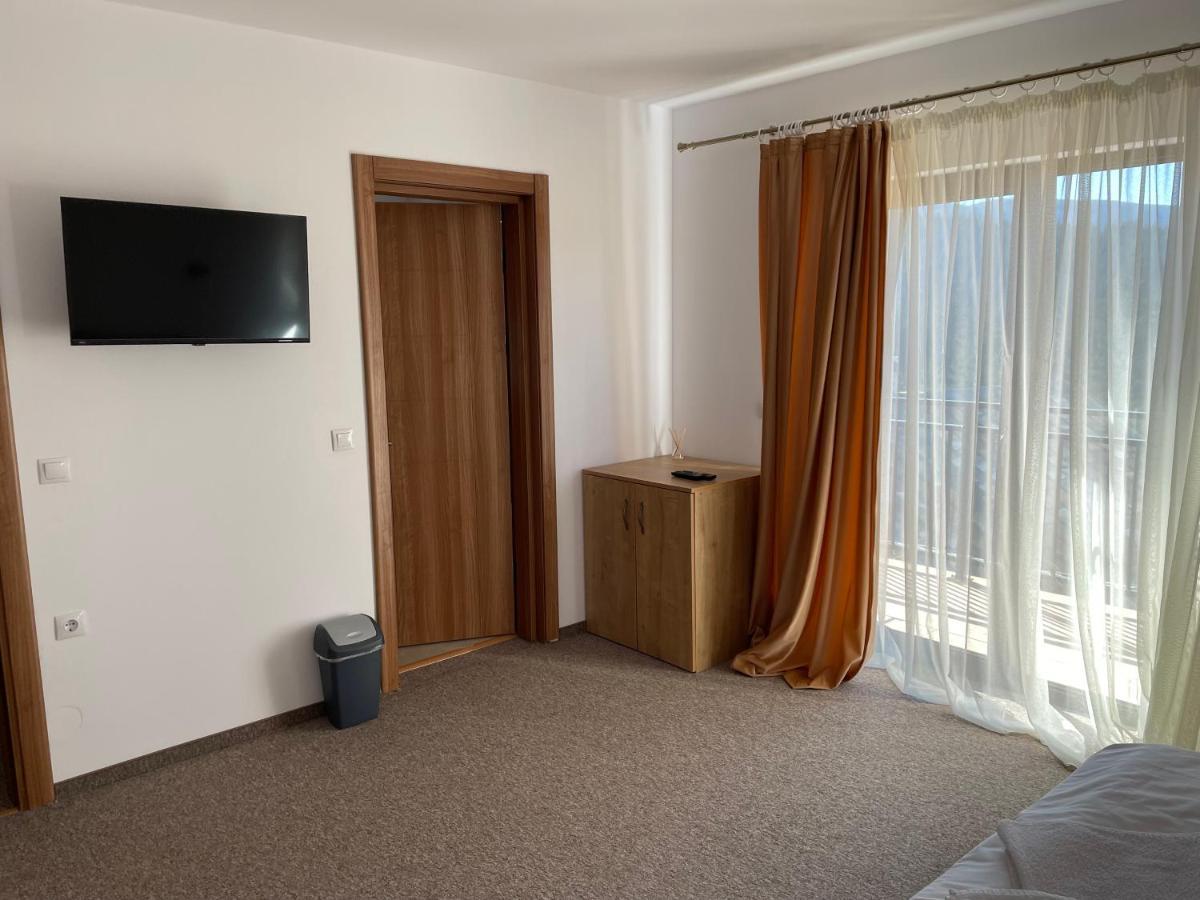 Cameră dublă cu balcon