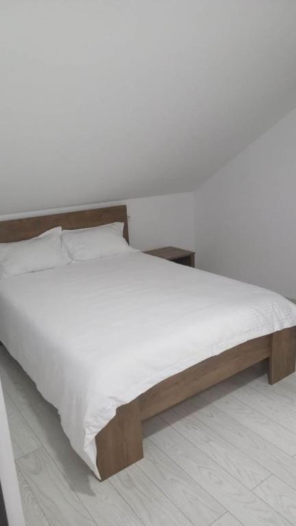 Cameră dublă Deluxe cu balcon