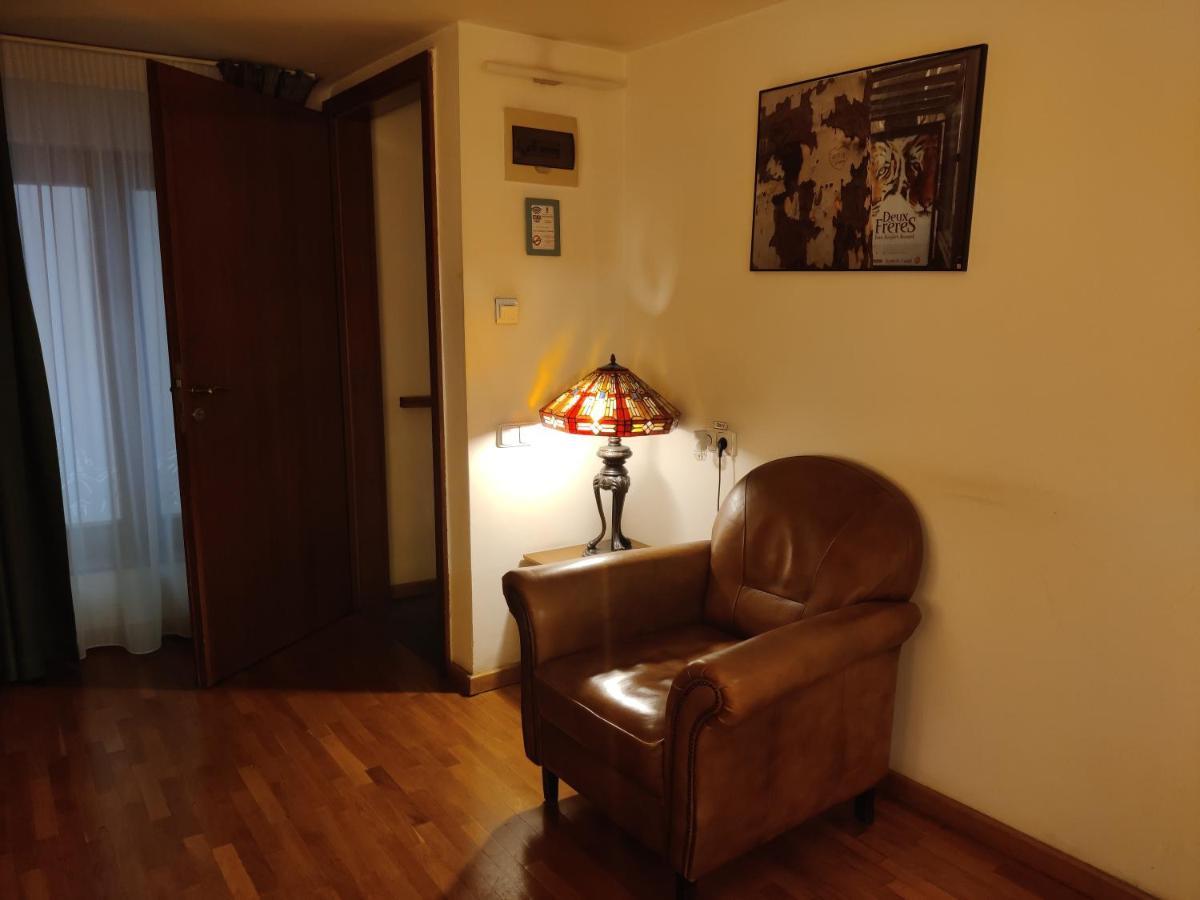 Large Single Room