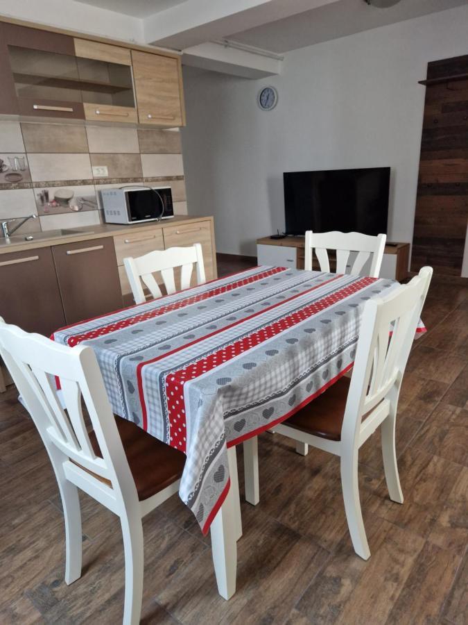 Apartament cu terasă
