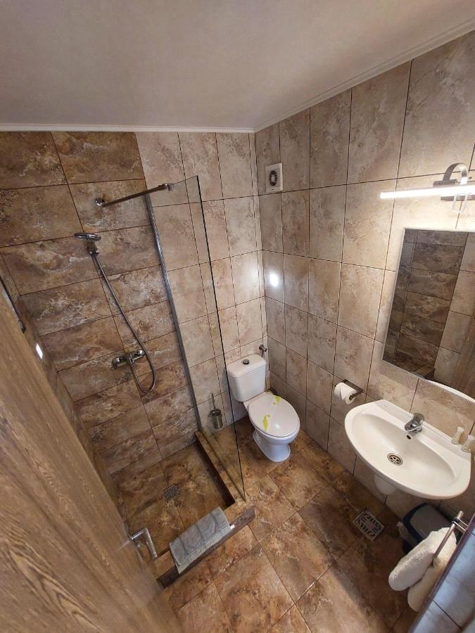 Cameră dublă cu baie privată