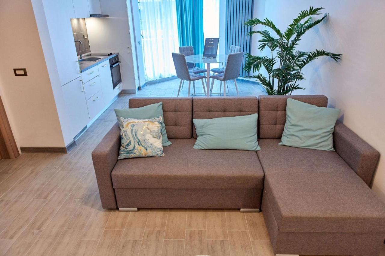 Apartament cu vedere la mare