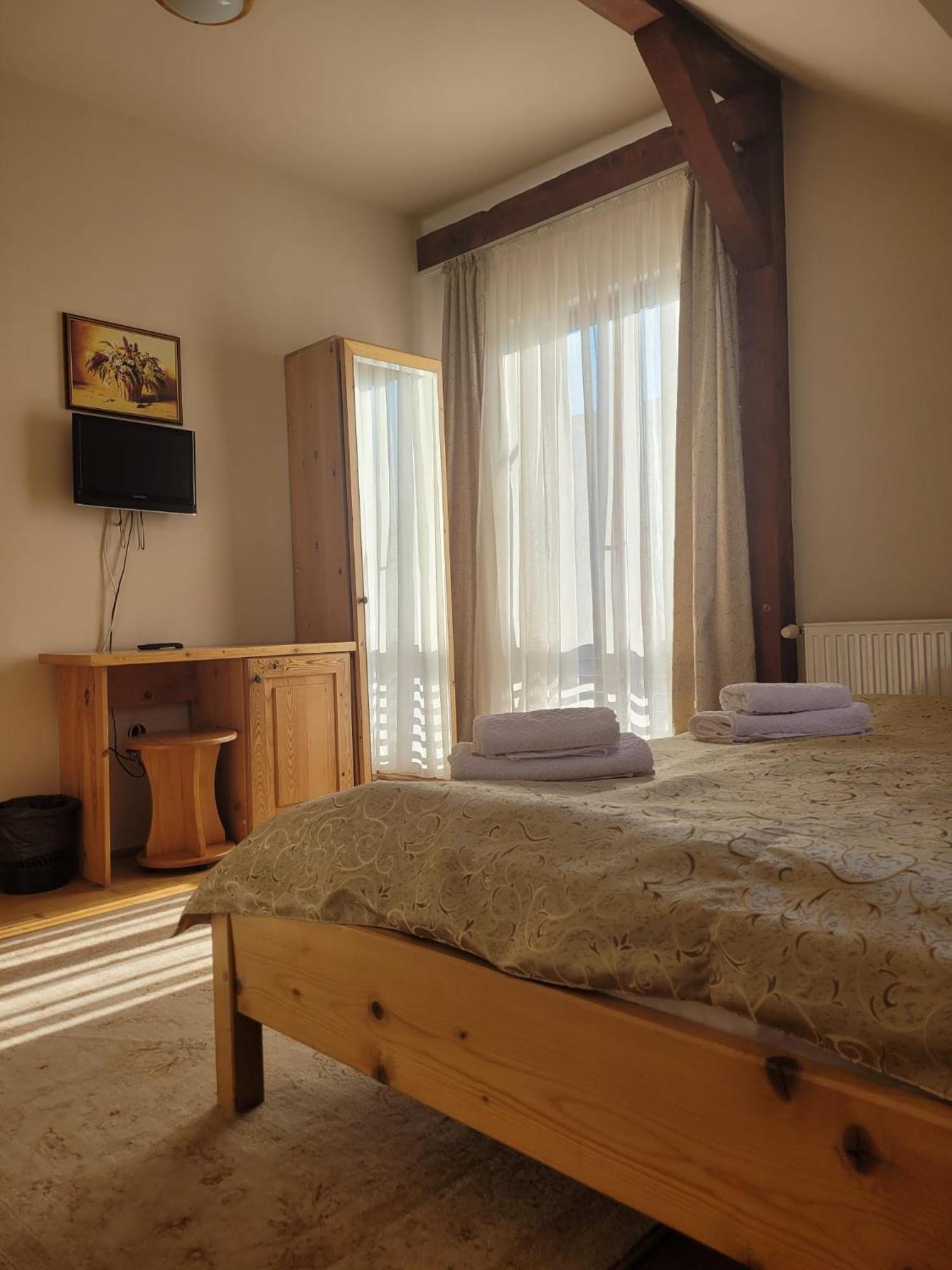 Suită cu vedere la munte