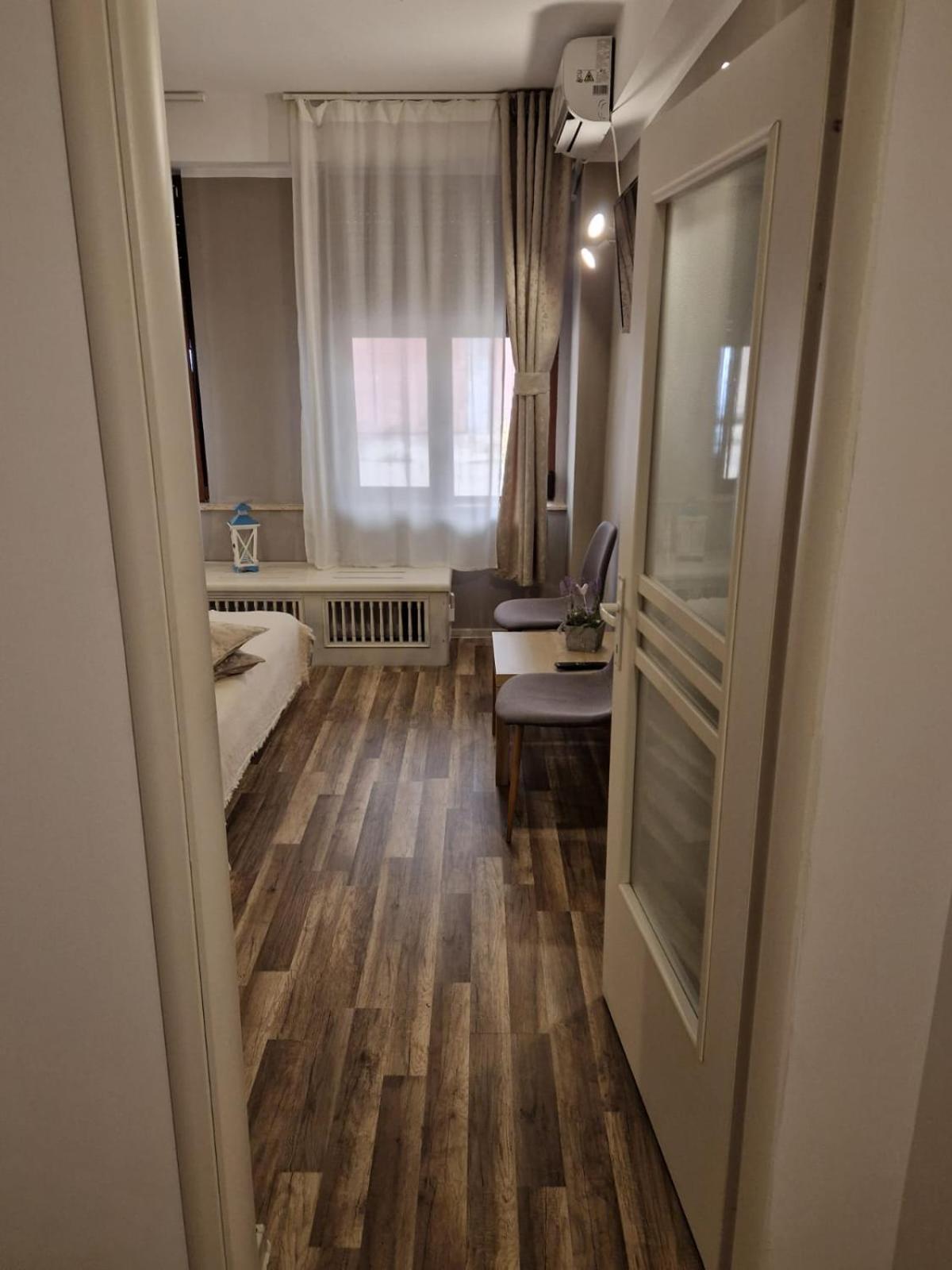 Cameră dublă cu baie privată