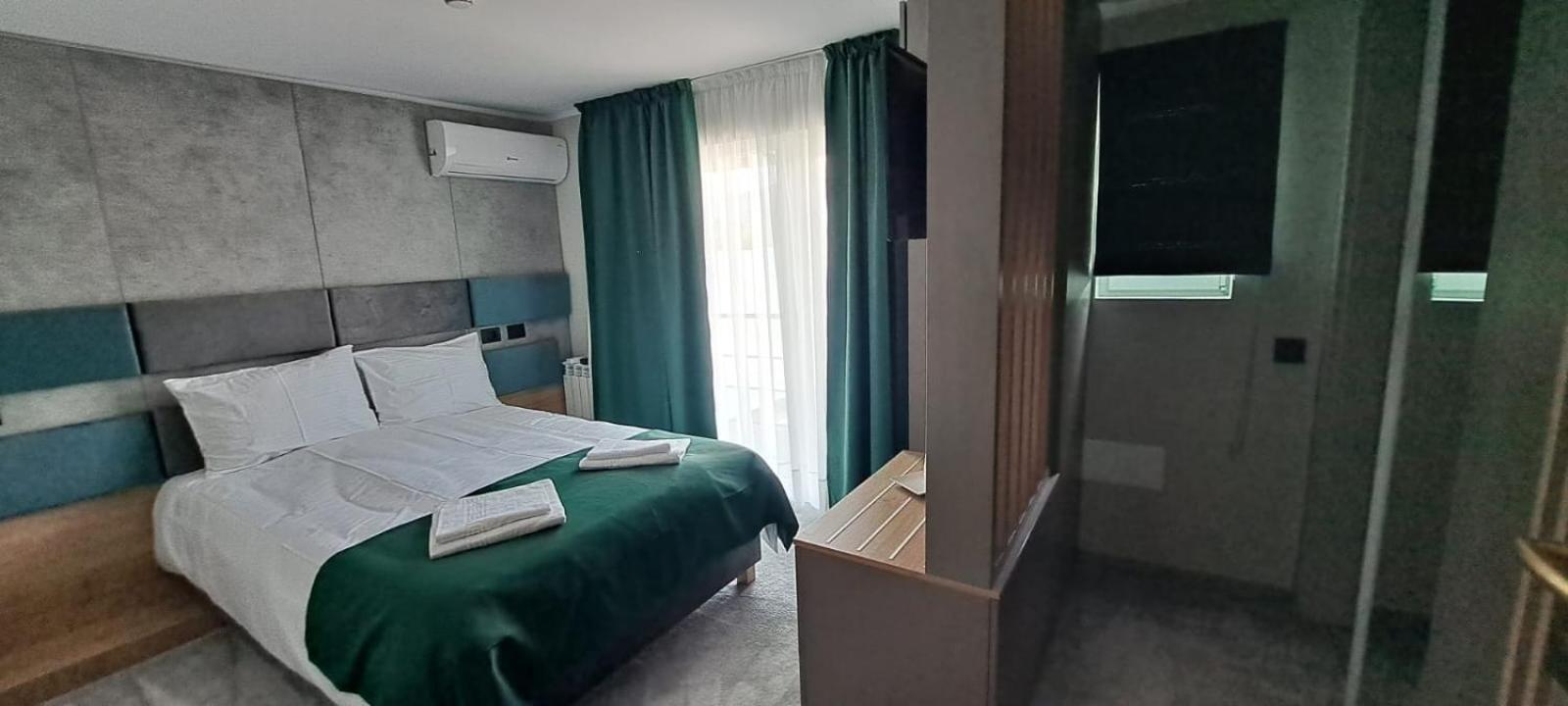 Cameră dublă cu balcon