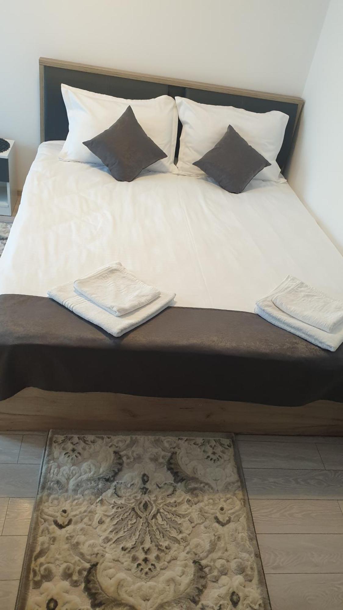 Cameră dublă cu baie privată